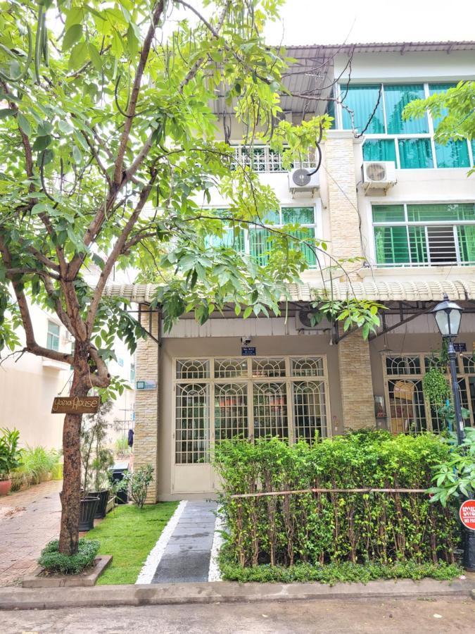 Yana House Phnom Penh Otel Dış mekan fotoğraf
